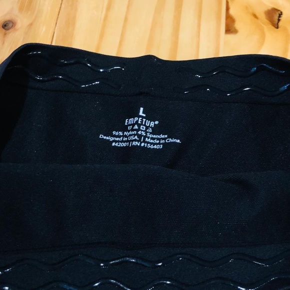 NWT $60 All Day Comfort Empetua Medium Waisted Shaping Capri Leggings Black L - Picture 6 of 9